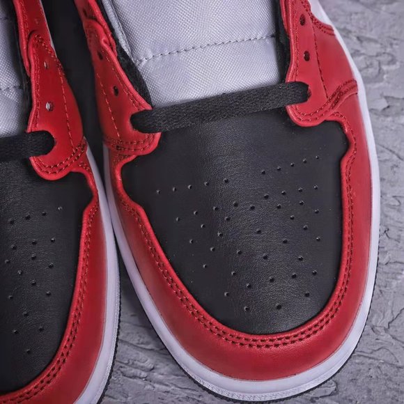 Air Jordan 1 Mid Gym Red main image 6